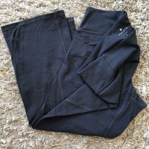 Athleta yoga crop pants